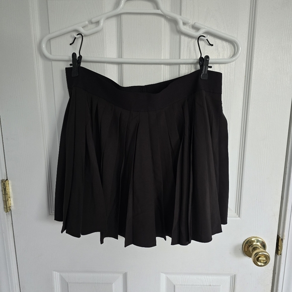 Forever 21 Dresses & Skirts - F21 Black Pleated Skirt 1X